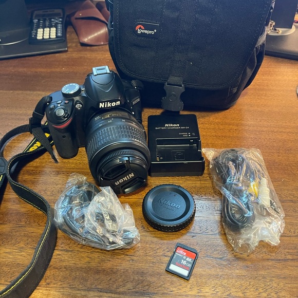 Nikon D3200 DSLR Camera - Picture 5 of 5